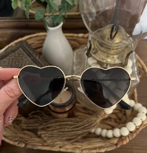Retro Heart-Shaped Sunglasses Gold-Tone Metal Frame photo review