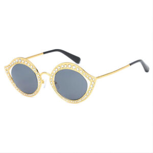 Diamond-Studded Lip-Shaped Cat-Eye Sunglasses Gold-Tone Metal Frame Grey Lens