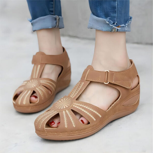 Womens Closed Toe Ankle Strap Floral Wedge Sandals Brown