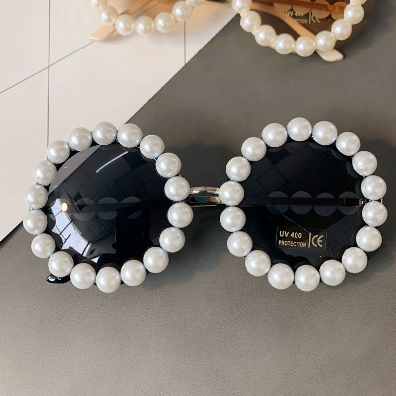 Pearl-Strewn Retro Round-Frame Sunglasses Black/Grey
